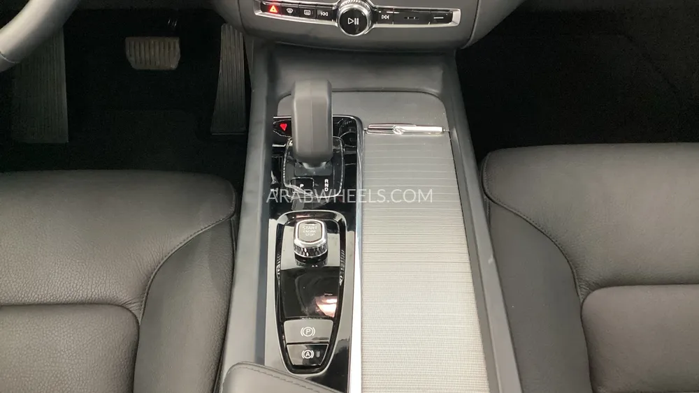 فولفو إكس سي 60 2024 for Sale in دبي Image-16