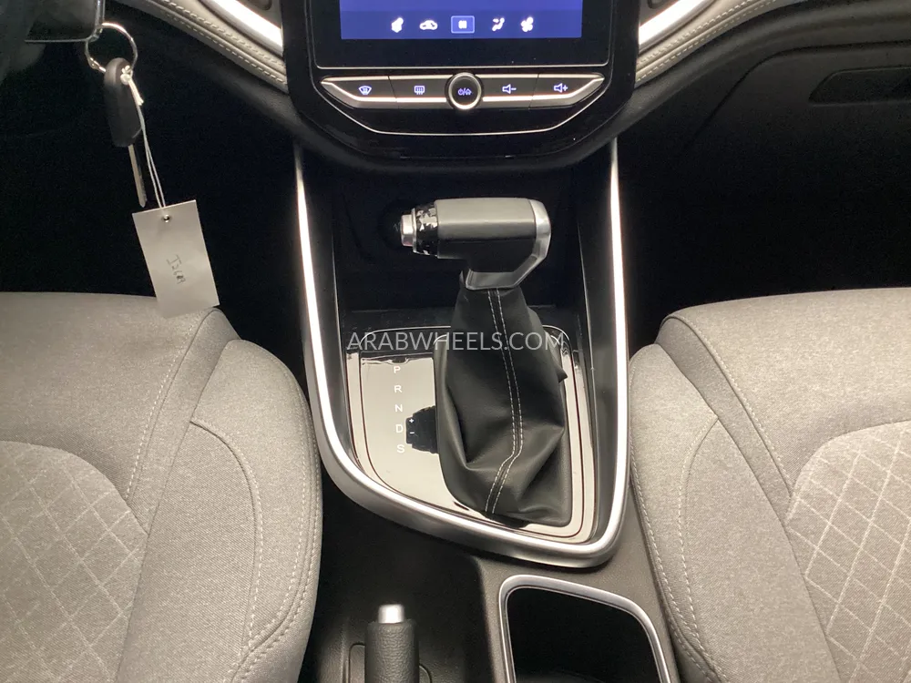 Chevrolet Captiva 2024 for Sale in Sharjah Image-16