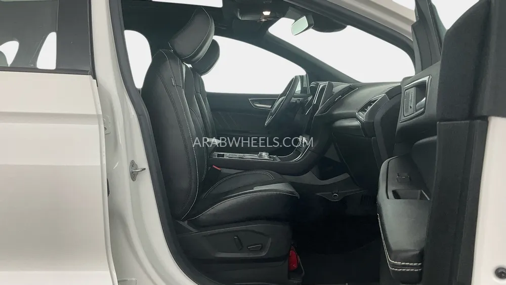 Ford Edge 2023 for Sale in Sharjah Image-12