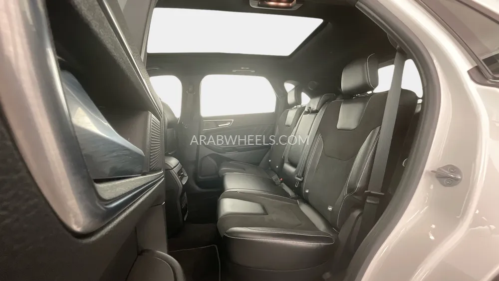 Ford Edge 2023 for Sale in Sharjah Image-13