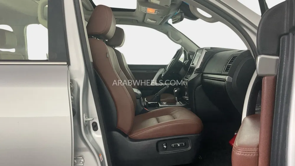 Toyota Land Cruiser 2019 for Sale in Sharjah Image-12