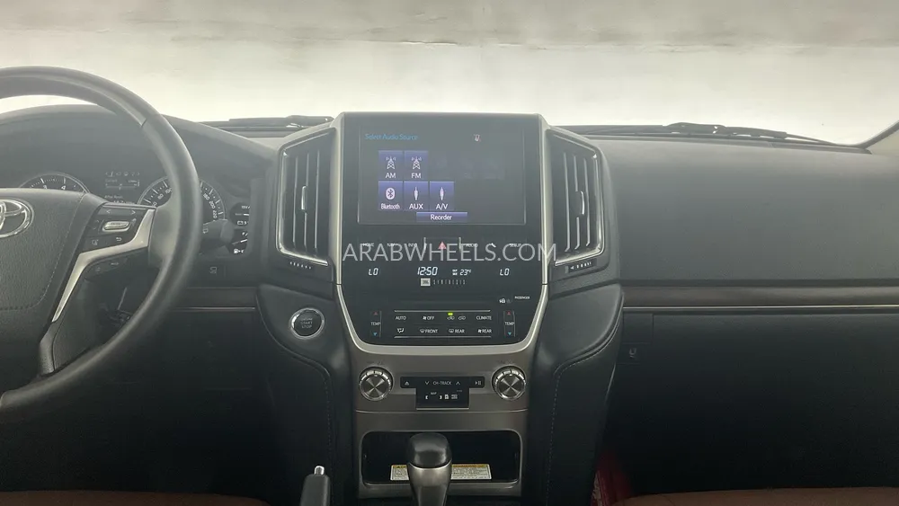 Toyota Land Cruiser 2019 for Sale in Sharjah Image-27