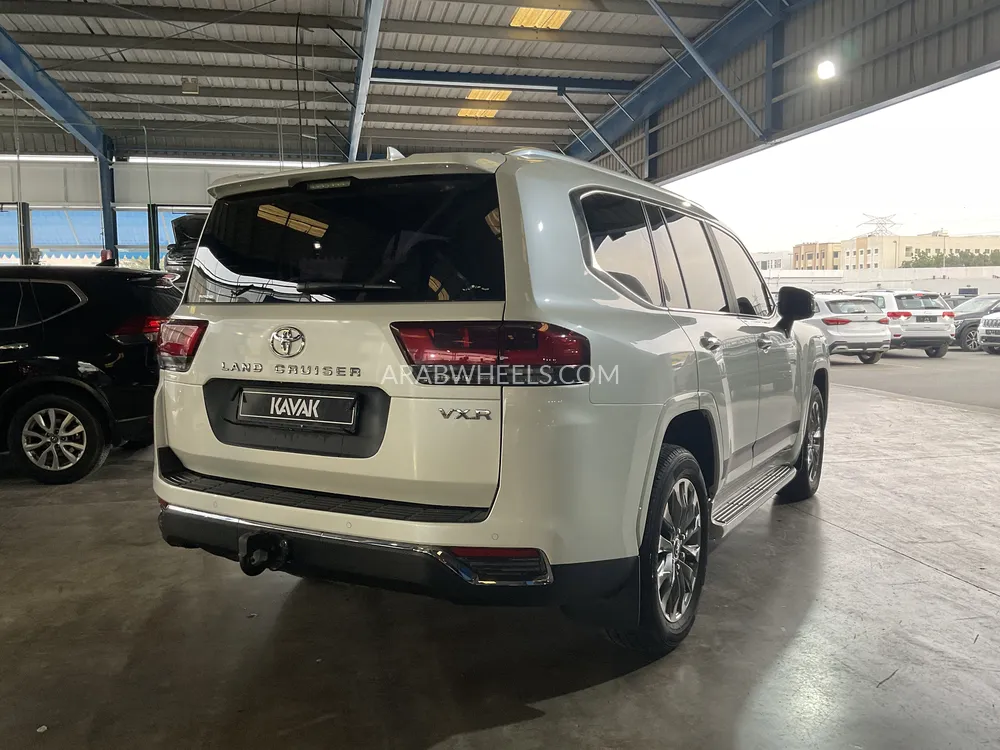 Toyota Land Cruiser 2023 for Sale in Sharjah Image-4