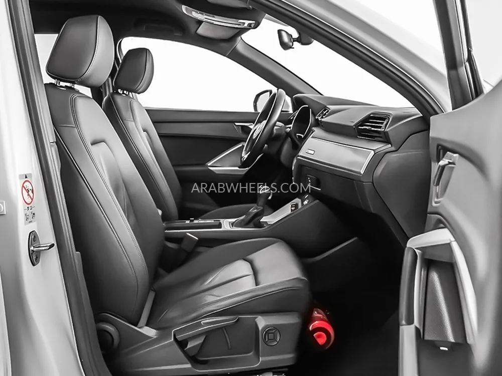 Audi Q3 2021 for Sale in Dubai Image-8
