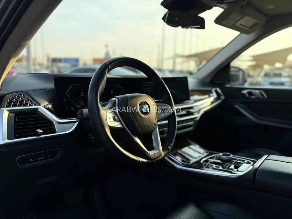 BMW X7 2024 for Sale in Sharjah Image-4