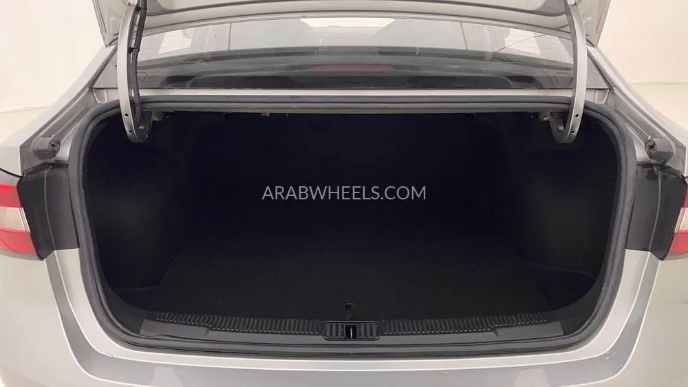 MG 5 2023 for Sale in Dubai Image-23