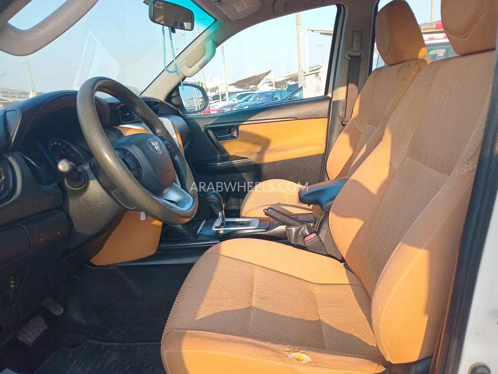 Toyota Fortuner 2018 for Sale in Sharjah Image-7