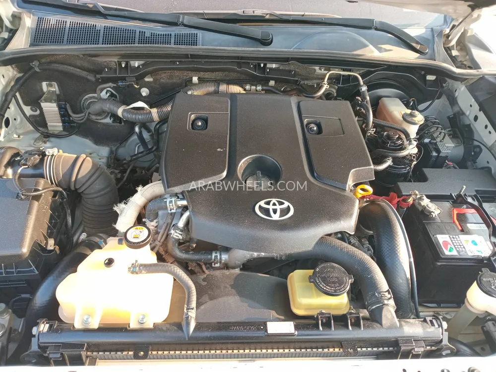 Toyota Fortuner 2018 for Sale in Sharjah Image-11