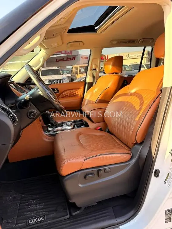 Infiniti QX80 2019 for Sale in Dubai Image-6
