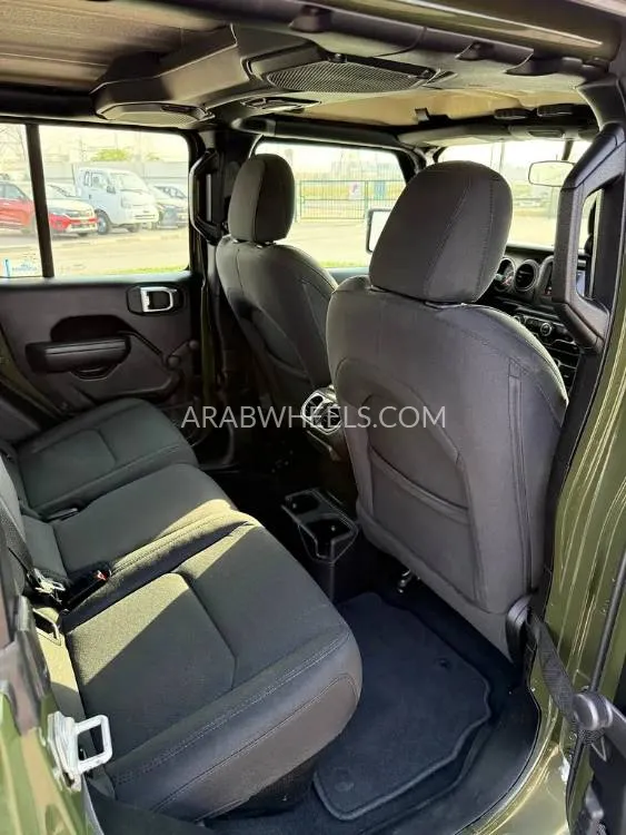 جيب غلادياتور 2022 for Sale in دبي Image-4