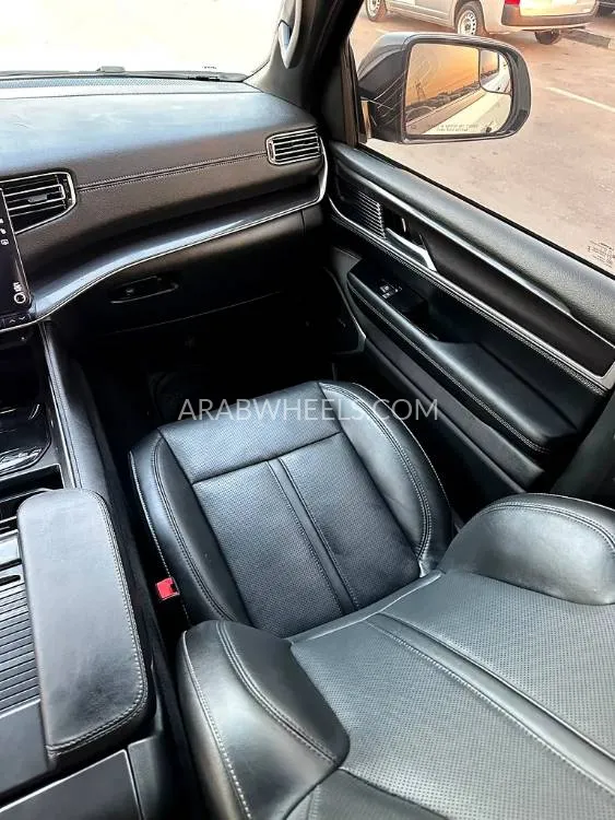 جيب جراند واجونير 2023 for Sale in دبي Image-7