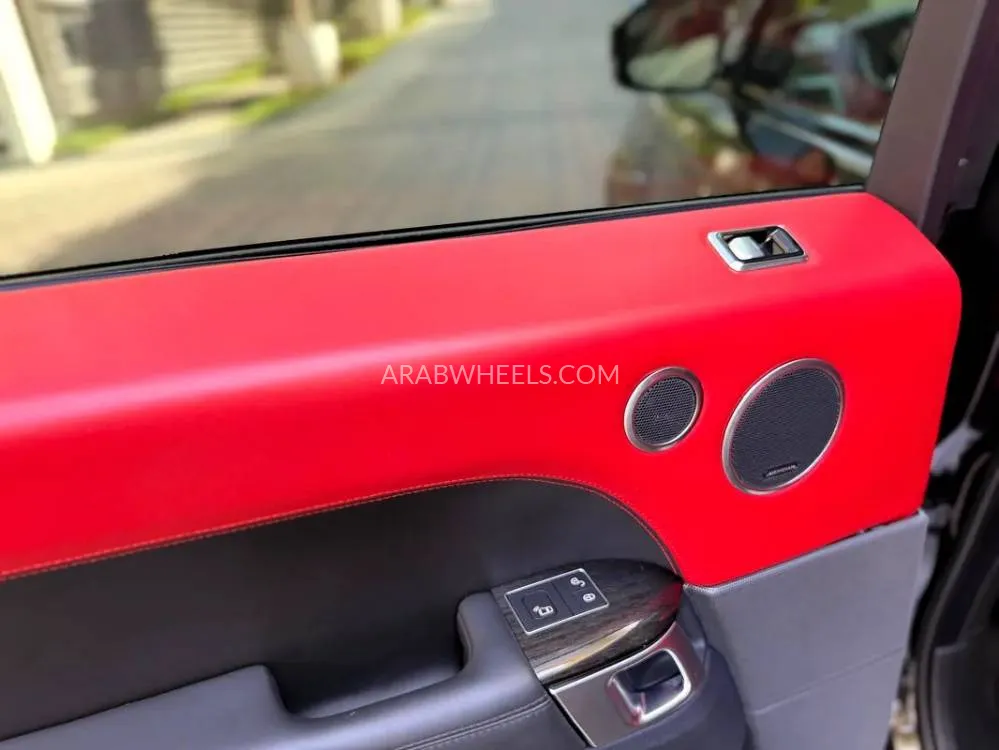 Land Rover Range Rover Sport 2019 for Sale in Dubai Image-14