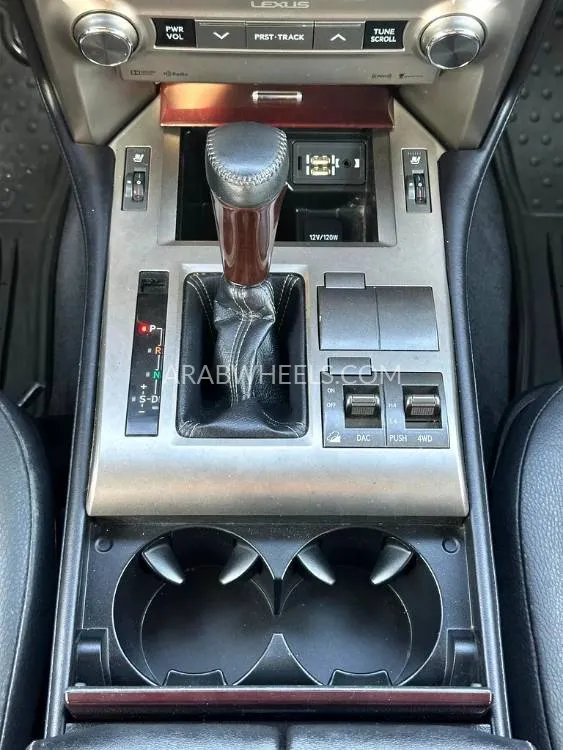 Lexus GX 2018 for Sale in Dubai Image-5