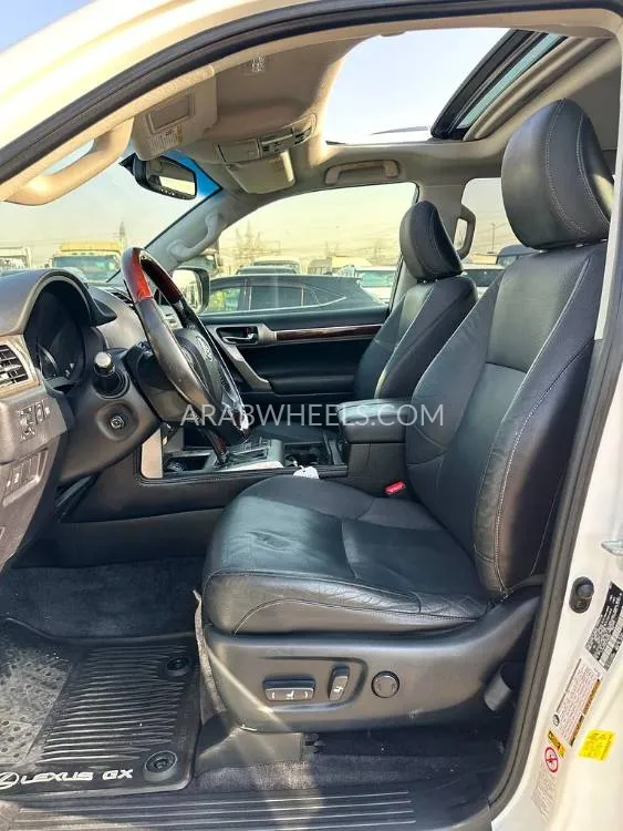 Lexus GX 2018 for Sale in Dubai Image-12