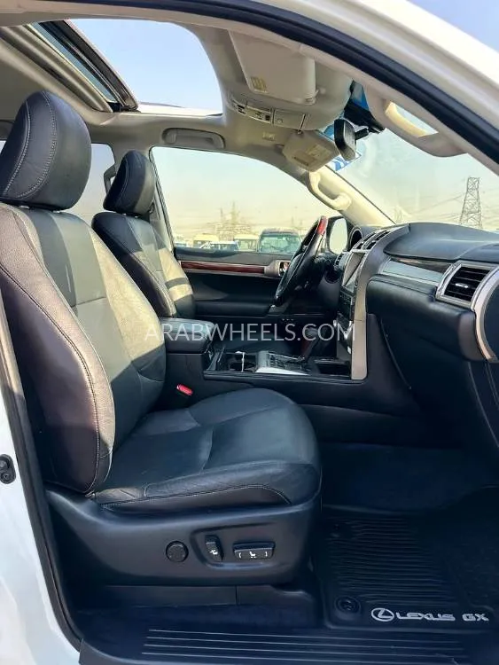 Lexus GX 2018 for Sale in Dubai Image-13