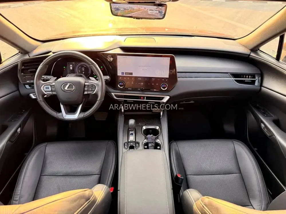 Lexus RX 2023 for Sale in Dubai Image-7