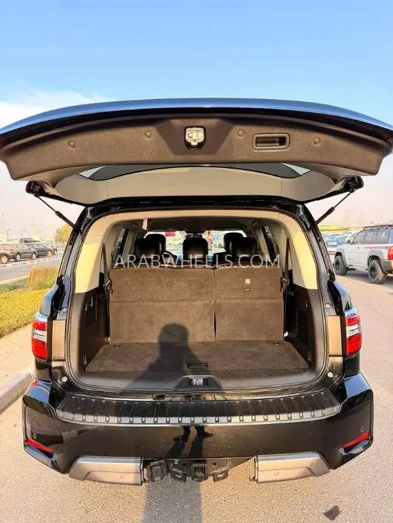 Nissan Armada 2022 for Sale in Dubai Image-12