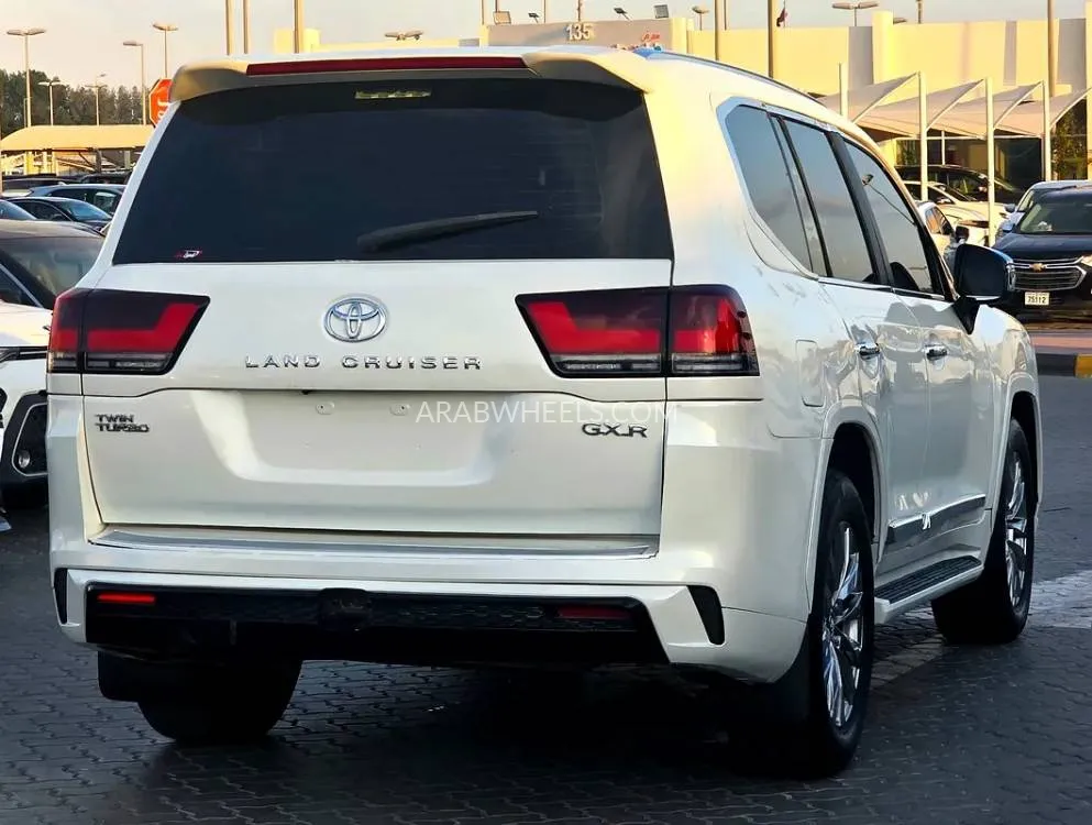 Toyota Land Cruiser 2015 for Sale in Sharjah Image-3