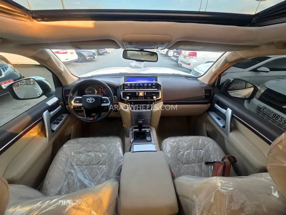 Toyota Land Cruiser 2015 for Sale in Sharjah Image-4