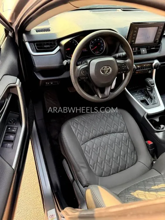 Toyota Rav4 2019 for Sale in Dubai Image-10