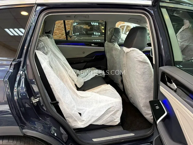 Volkswagen ID.6 2022 for Sale in Dubai Image-4