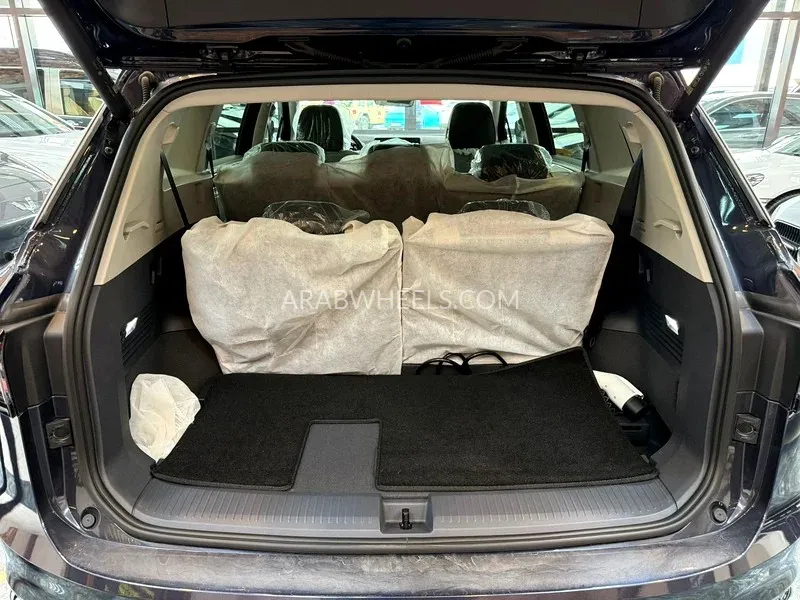 Volkswagen ID.6 2022 for Sale in Dubai Image-11