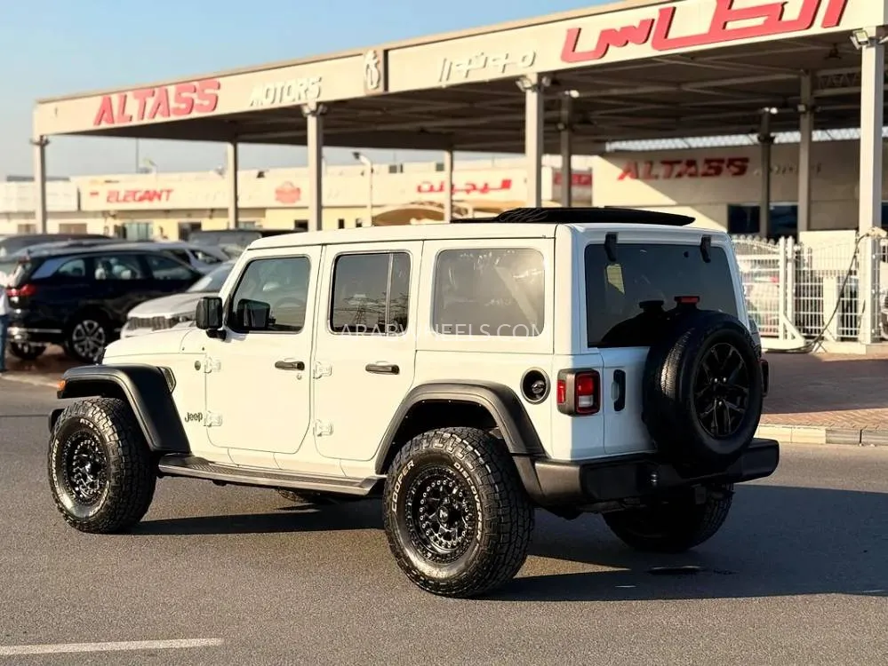 Jeep Wrangler 2023 for Sale in Dubai Image-3