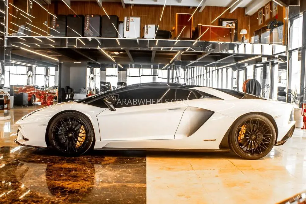 Lamborghini Aventador 2018 for Sale in Abu Dhabi Image-6