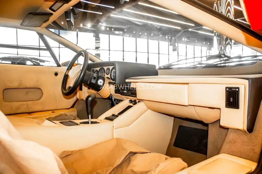 Lamborghini Countach 1991 for Sale in Abu Dhabi Image-2