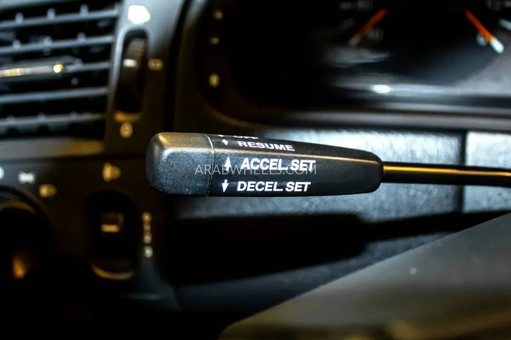 مرسيدس بنز كلاس E 1998 for Sale in أبو ظبي Image-14