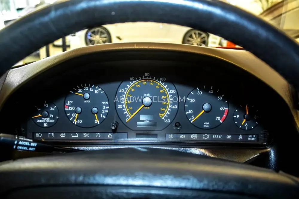 Mercedes Benz SL Class 1994 for Sale in Abu Dhabi Image-16