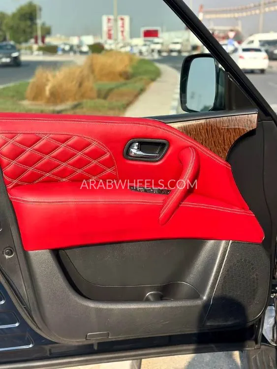 Nissan Armada 2019 for Sale in Dubai Image-7