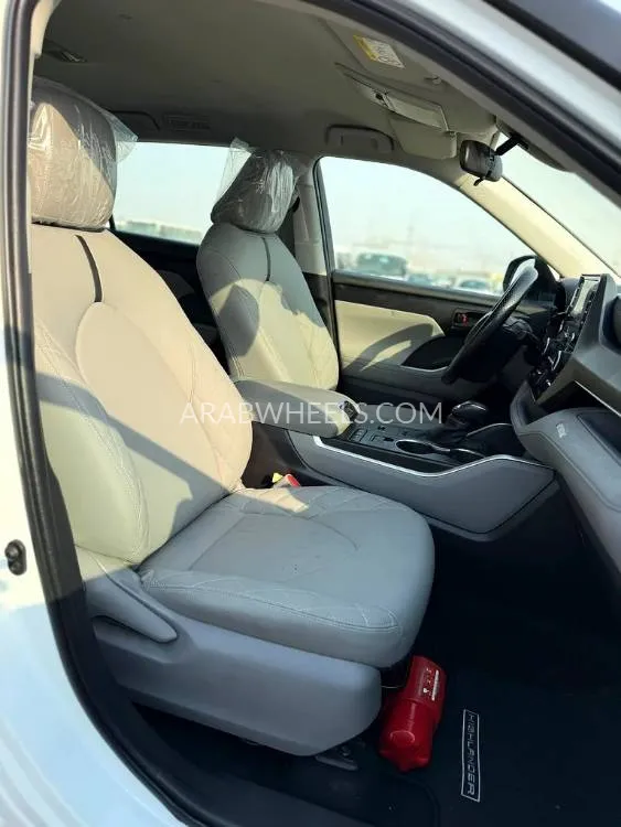 تويوتا جراند هايلاندر 2022 for Sale in دبي Image-12
