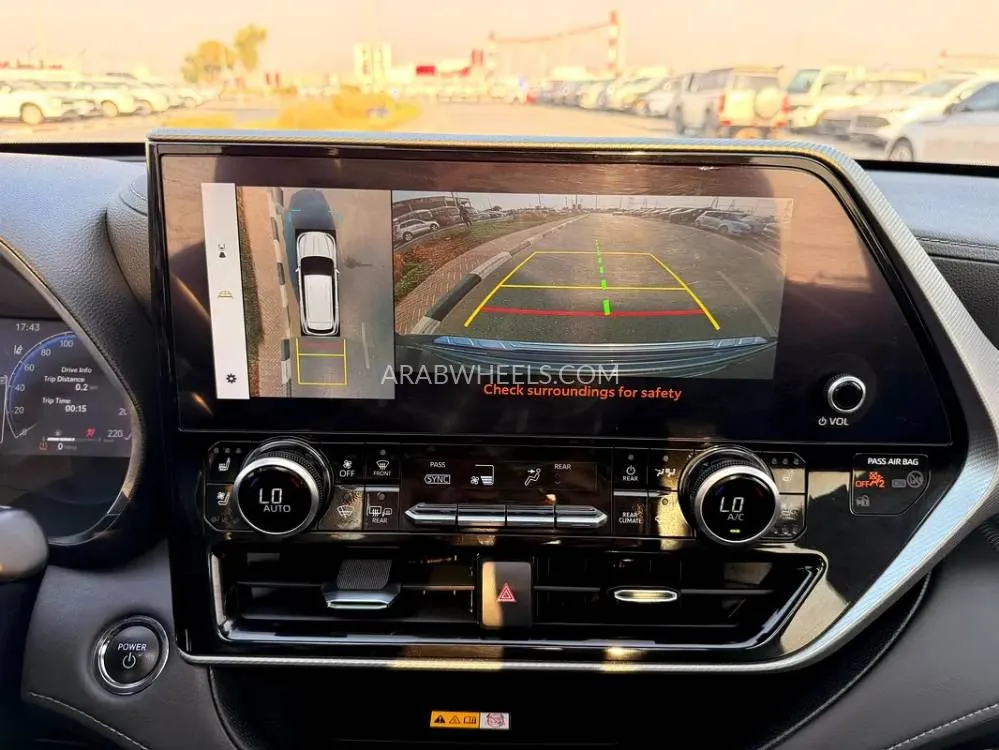 تويوتا جراند هايلاندر 2023 for Sale in دبي Image-8