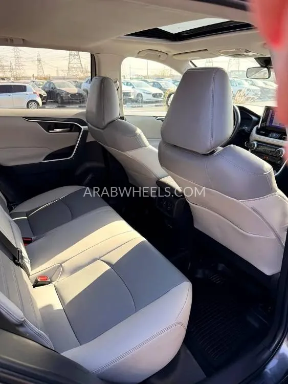 تويوتا راف 4 2022 for Sale in دبي Image-6