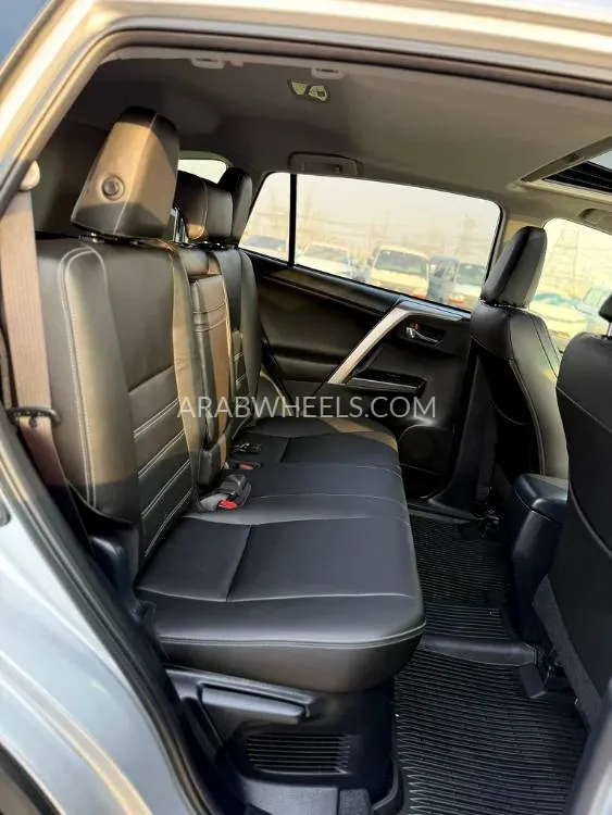 Toyota Rav4 2016 for Sale in Dubai Image-6