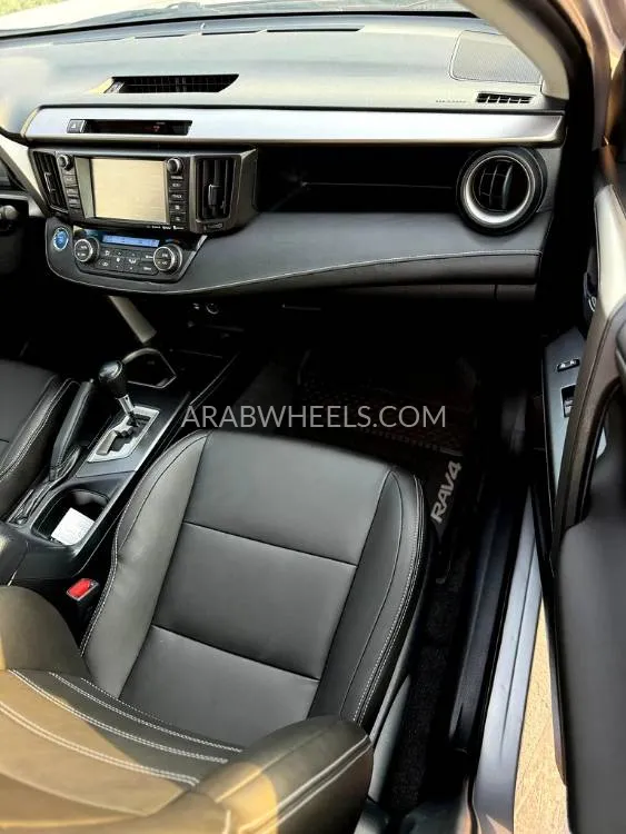 Toyota Rav4 2016 for Sale in Dubai Image-11