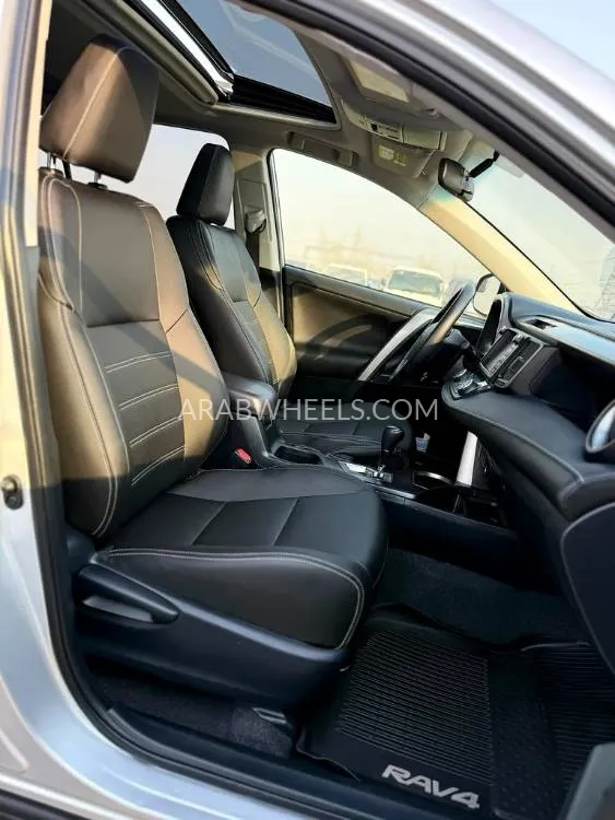 Toyota Rav4 2016 for Sale in Dubai Image-12