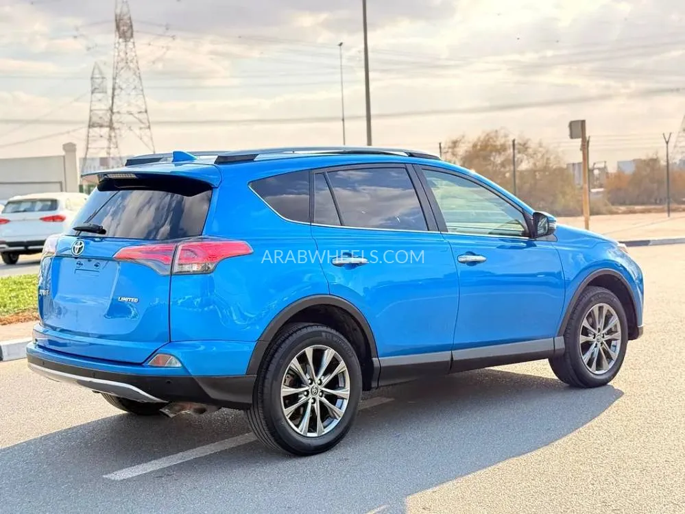 Toyota Rav4 2018 for Sale in Dubai Image-8