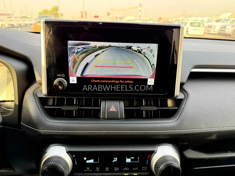 تويوتا راف 4 2023 for Sale in دبي Image-4