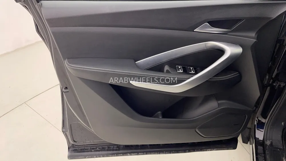 Chevrolet Captiva 2023 for Sale in Dubai Image-19