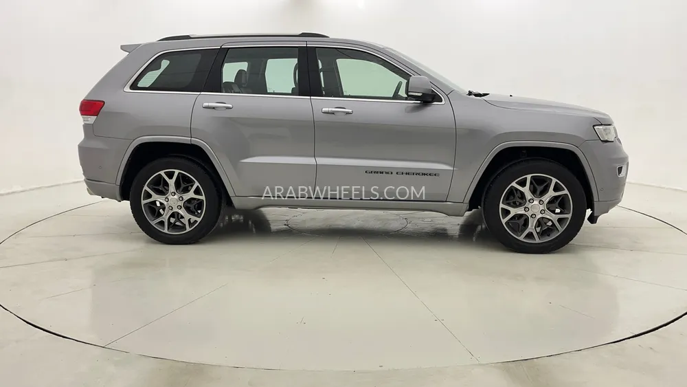 Jeep Grand Cherokee 2019 for Sale in Dubai Image-2