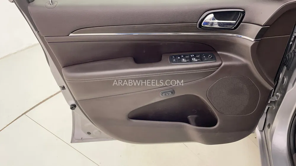 Jeep Grand Cherokee 2019 for Sale in Dubai Image-19