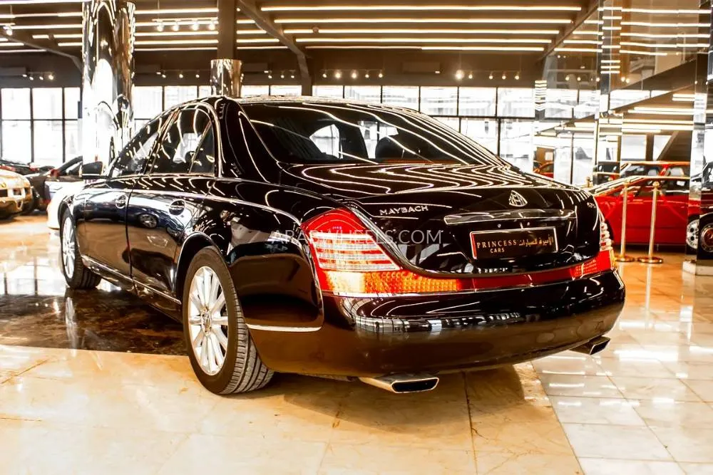 مايباخ 57 2012 for Sale in أبو ظبي Image-12