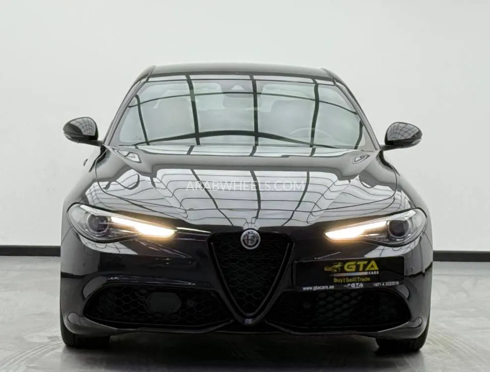 Alfa Romeo Giulia 2023 for Sale in Dubai Image-2