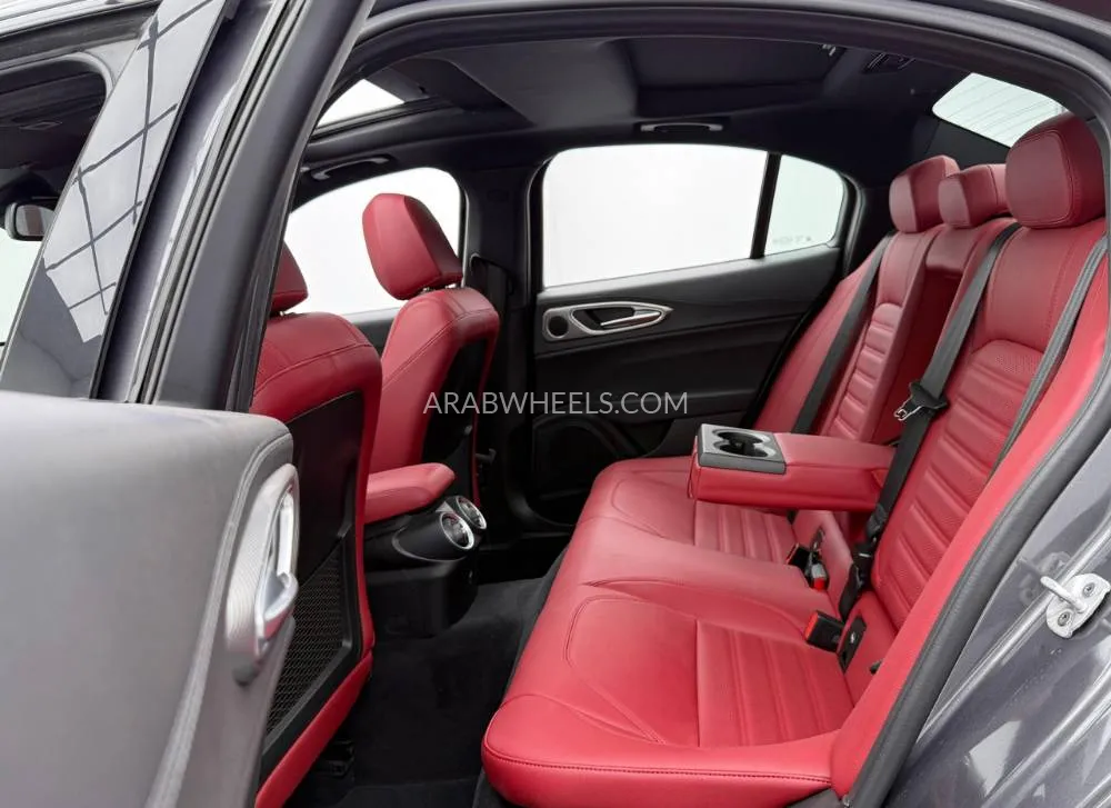 Alfa Romeo Giulia 2024 for Sale in Dubai Image-18