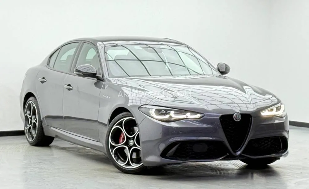 Alfa Romeo Giulia 2024 for Sale in Dubai Image-19