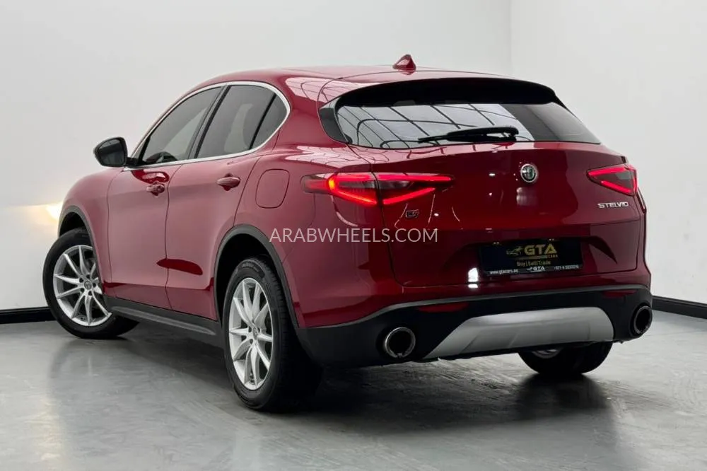 الفا روميو ستيلفيو 2018 for Sale in دبي Image-6