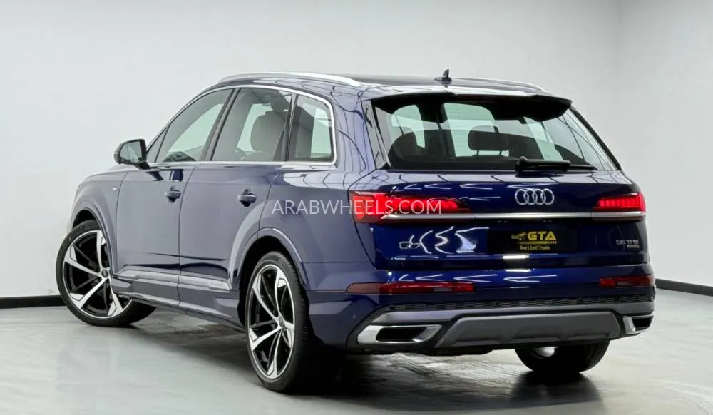 Audi Q7 2021 for Sale in Dubai Image-6