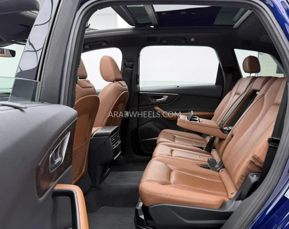 Audi Q7 2021 for Sale in Dubai Image-11